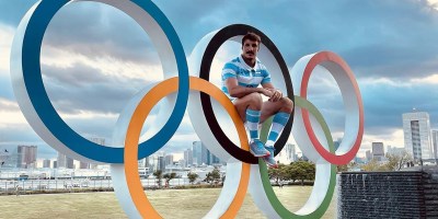 Felipe Del Mestre, el wing de "Los Pumas", en la Villa Olímpica de Tokio. - Instagram: @felidelmestre -