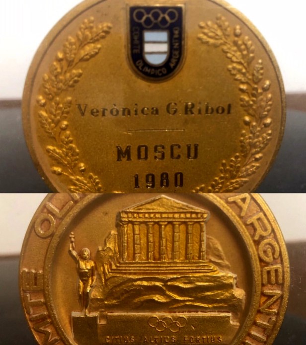 La medalla de Verónica Ribot.