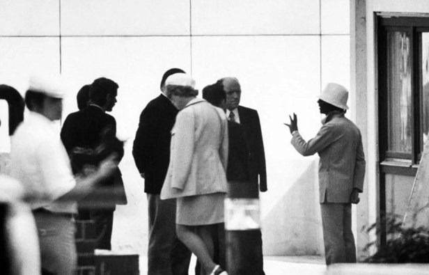 Las negociaciones con el líder de los secuestradores, identificado como “Issa”.